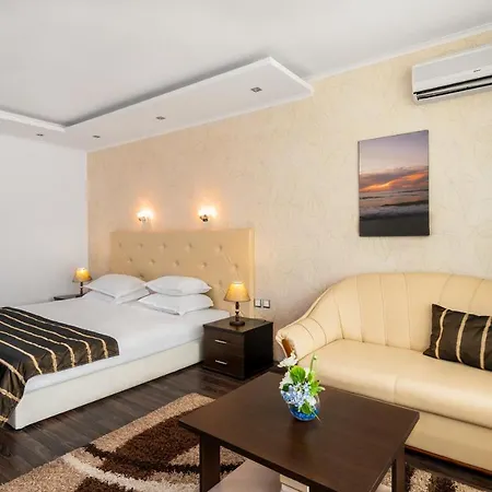 Hotel Elpida 4*