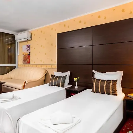 Elpida Hotel 4*