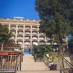 Elpida فندق