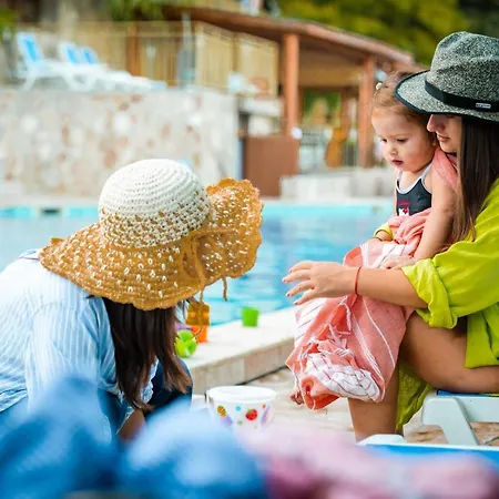 Elpida 4* Aranyhomok